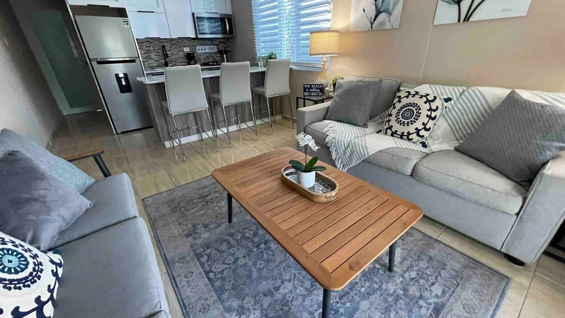 아파트 2 Units, 1 Price Group Bundle Sleeps 8 Beach House 루키요