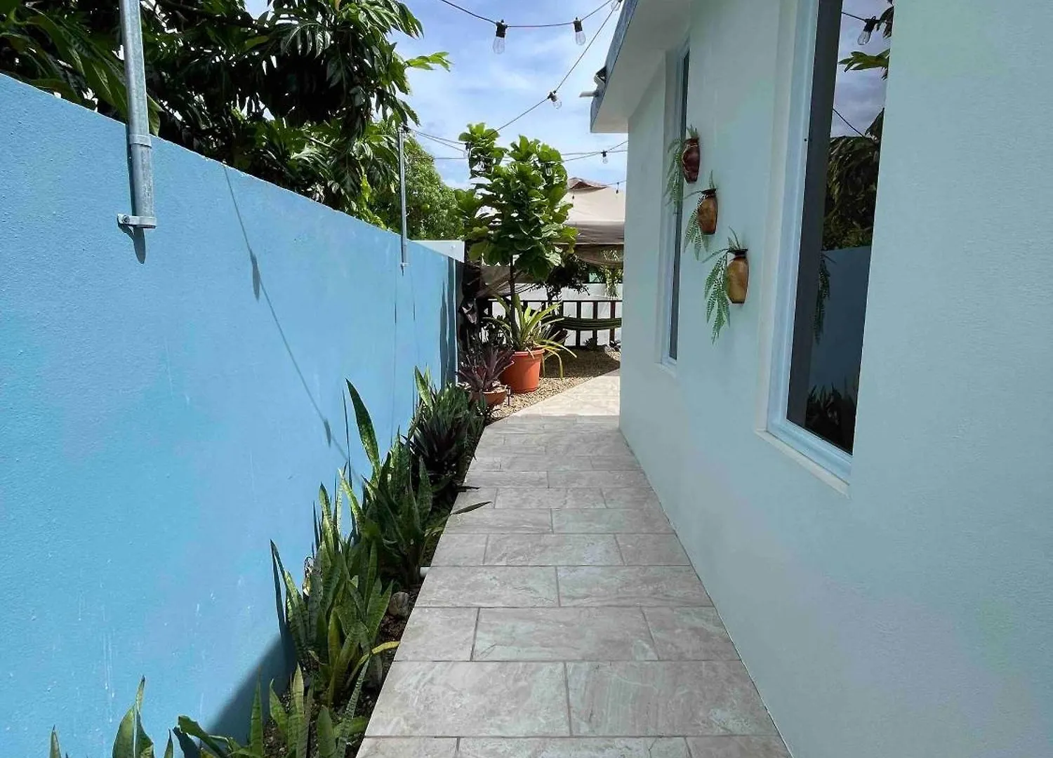 2 Units, 1 Price Group Bundle Sleeps 8 Beach House 루키요 0*,
