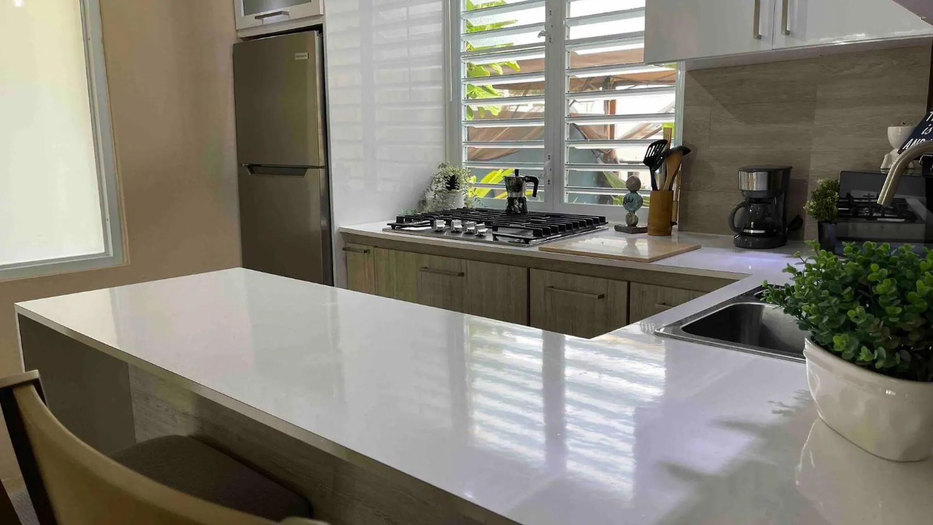 Apartman 2 Units, 1 Price Group Bundle Sleeps 8 Beach House Luquillo