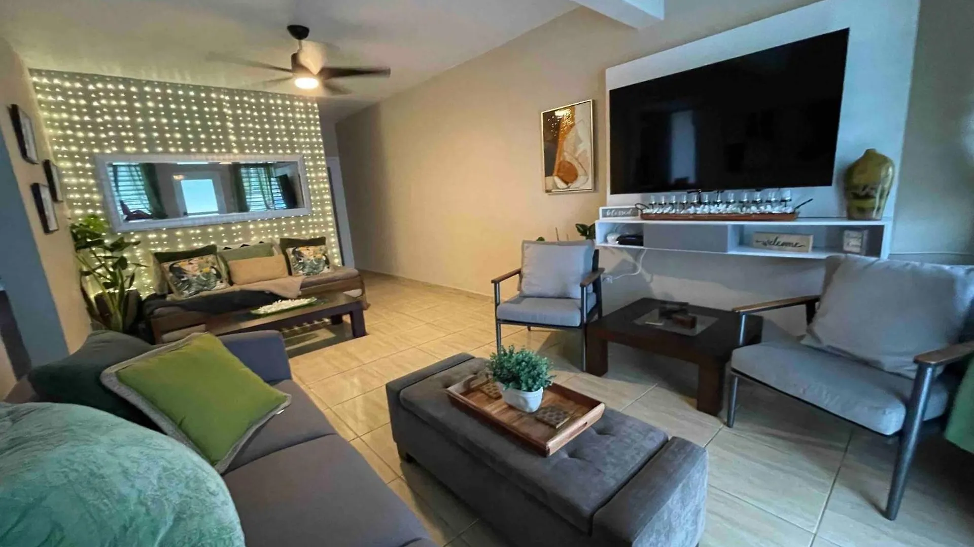 Apartman 2 Units, 1 Price Group Bundle Sleeps 8 Beach House Luquillo