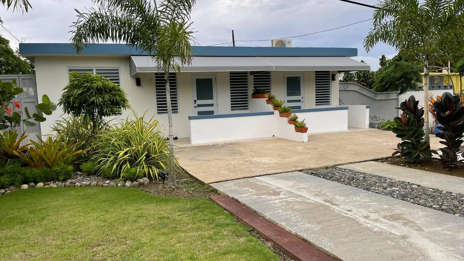 2 Units, 1 Price Group Bundle Sleeps 8 Beach House Luquillo Apartman